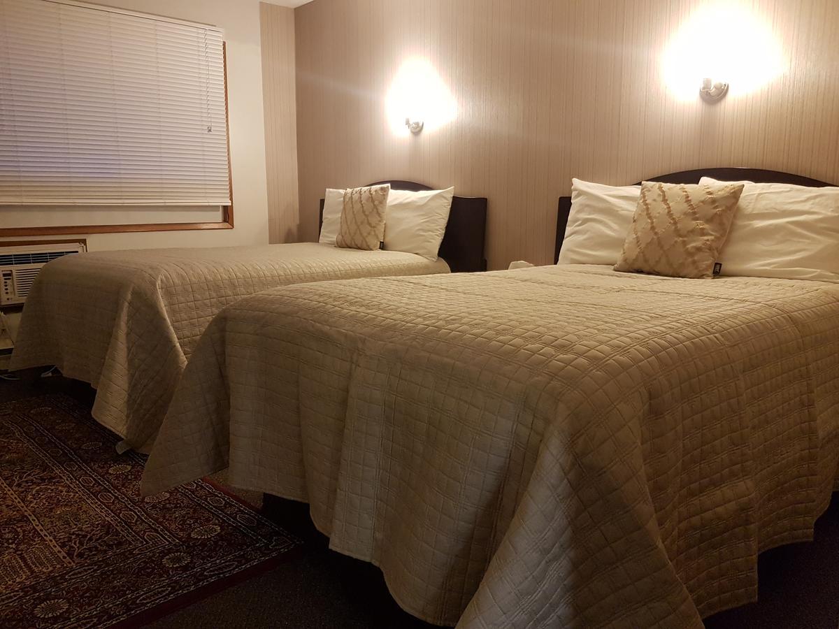 Spruce Woods Inn Glenboro Екстериор снимка